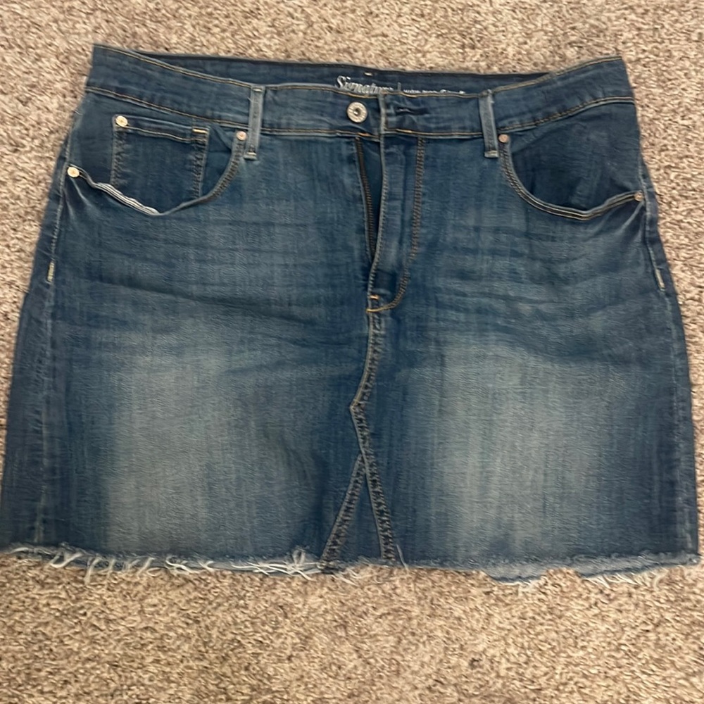 Levi’s Stretch Denim Skirt with frayed hem Sz 16